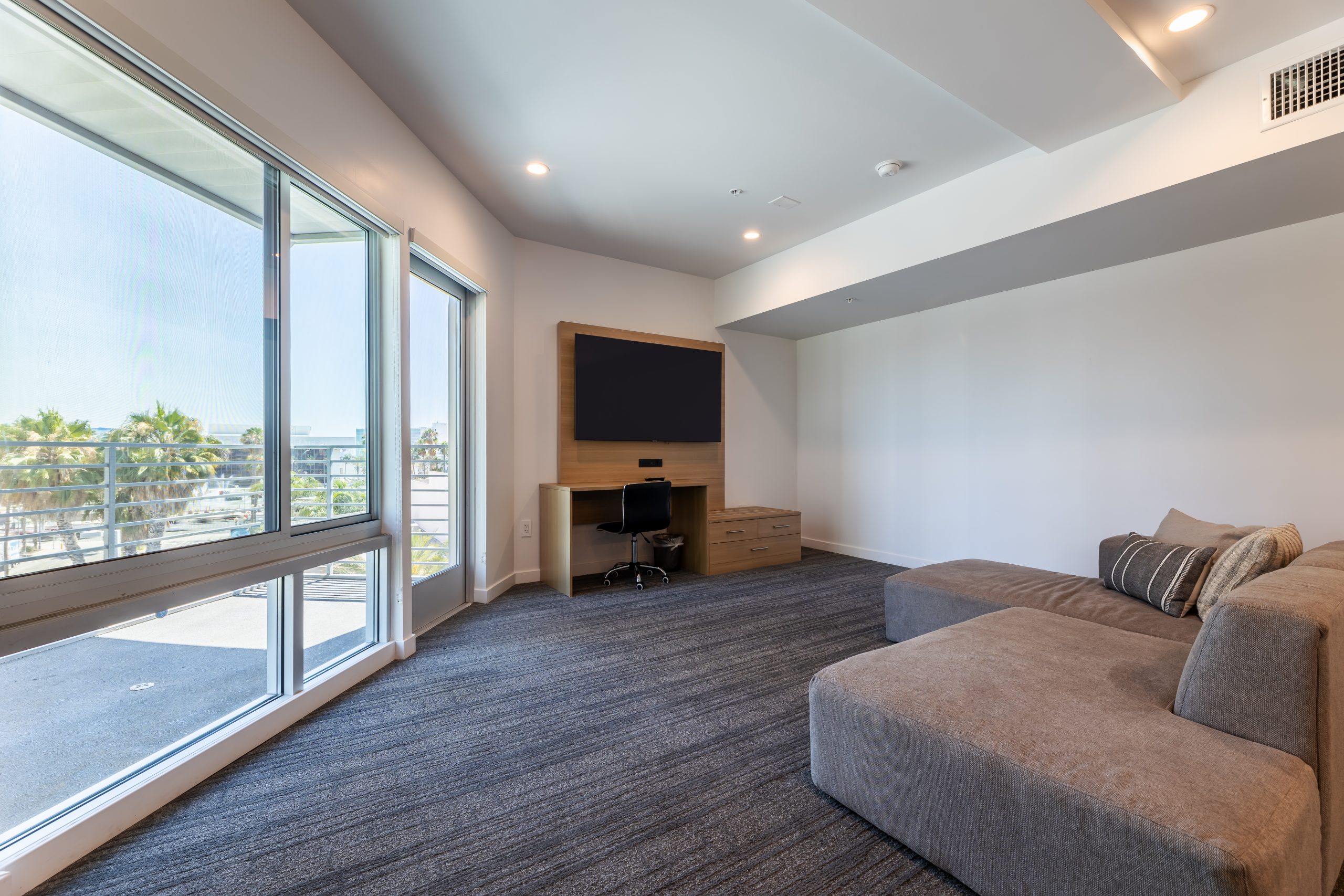 Hotel Mai 2BR Living